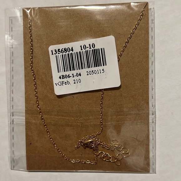 PISCES - Old English Zodiac Necklace for Women, Horoscope Birth Star.. Gold Tone - Picture 2 of 2